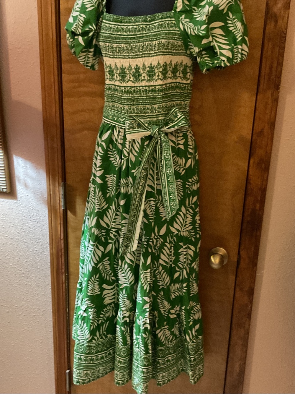 Kaktus Green and White Leaf-Print Puff-Sleeve Maxi Dress with Tie Waist